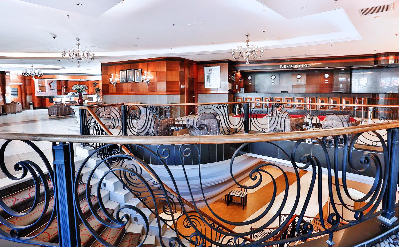 Geneva Hotel Аман Екстериор снимка