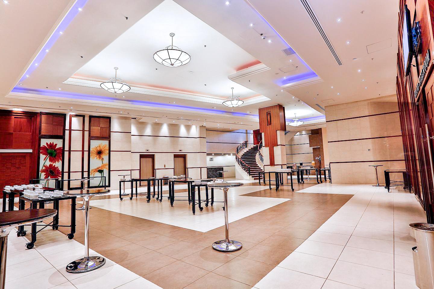 Geneva Hotel Аман Екстериор снимка