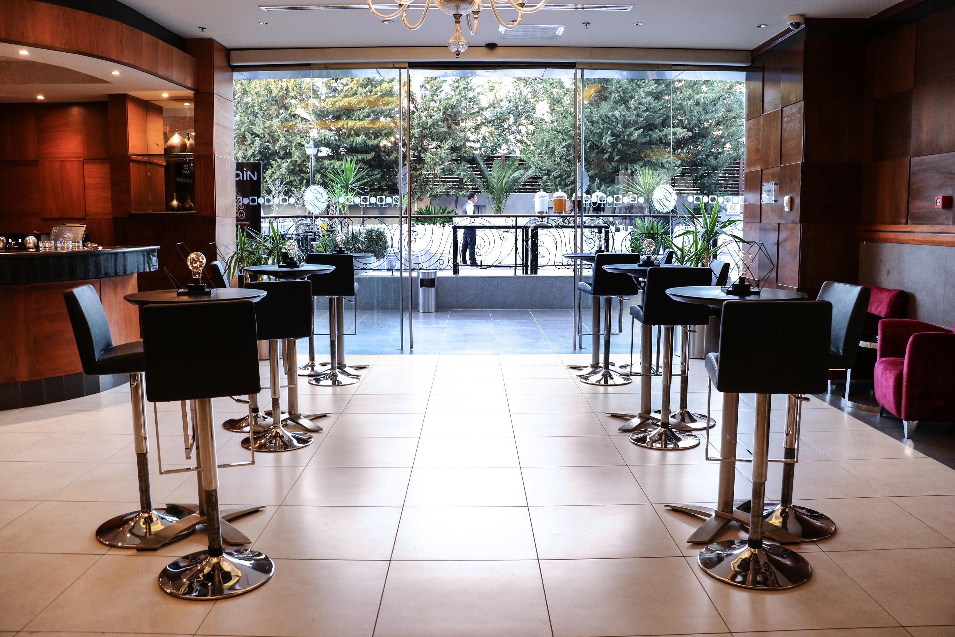 Geneva Hotel Аман Екстериор снимка