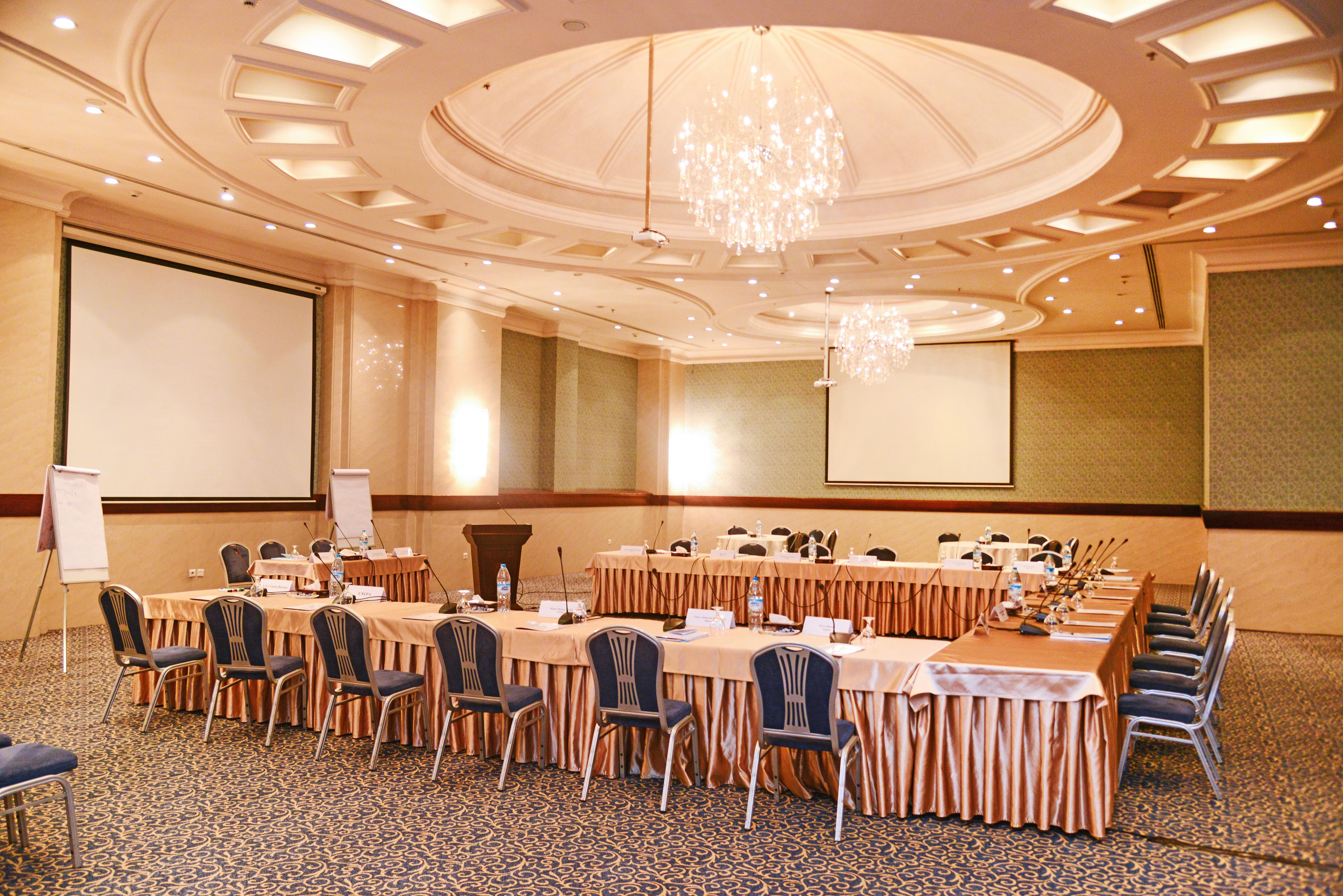 Geneva Hotel Аман Екстериор снимка