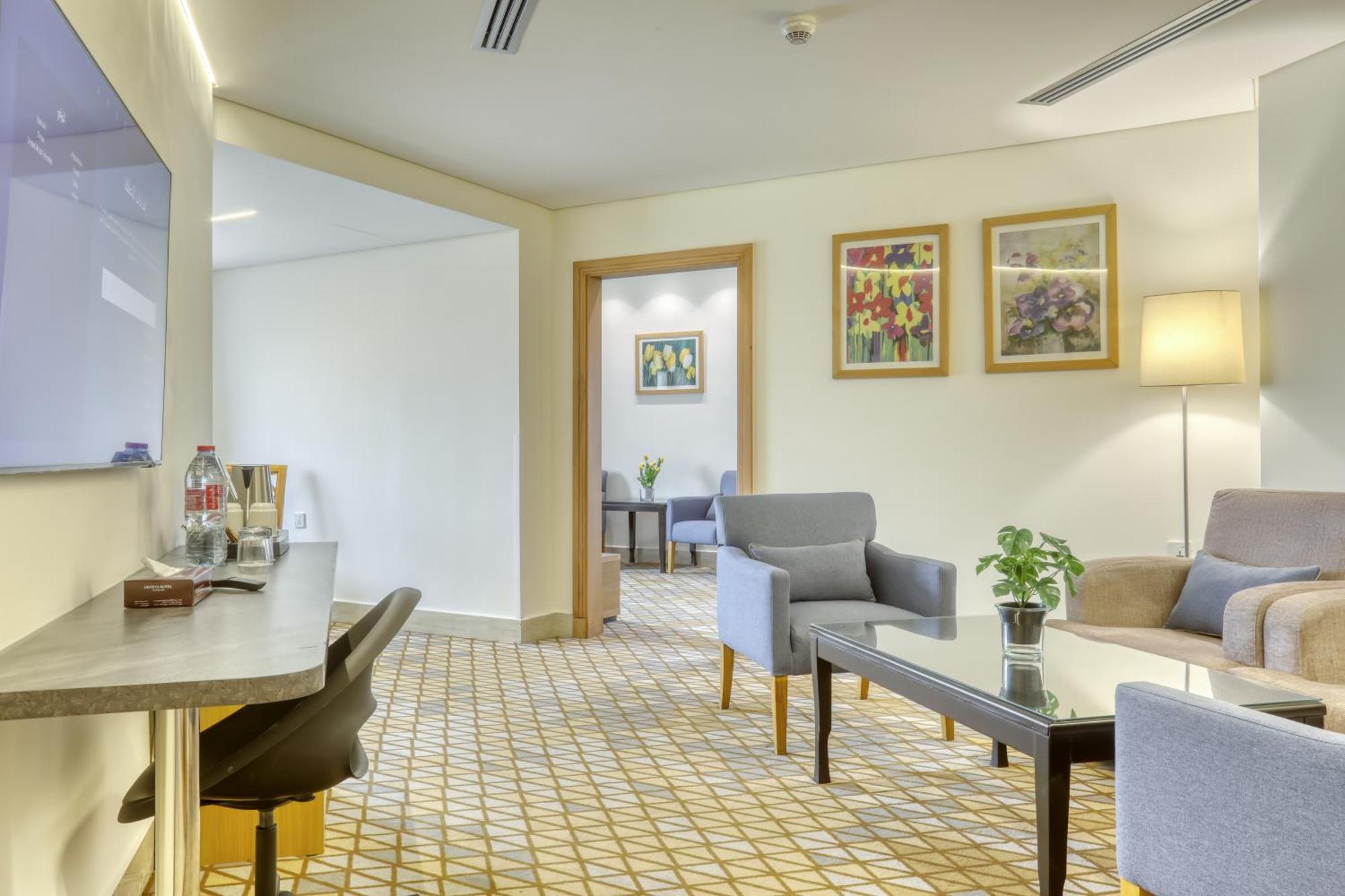 Geneva Hotel Аман Екстериор снимка