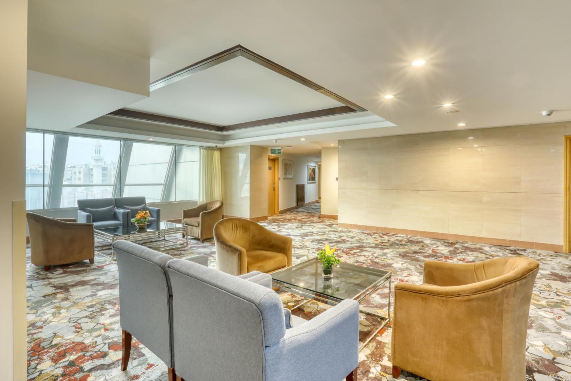 Geneva Hotel Аман Екстериор снимка