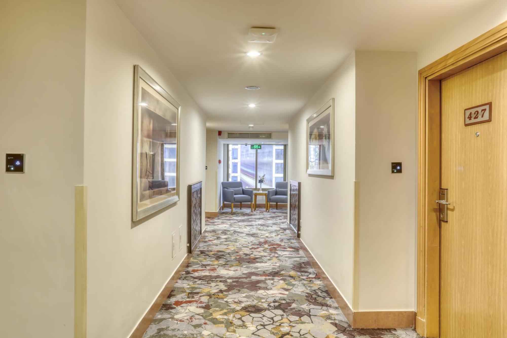 Geneva Hotel Аман Екстериор снимка