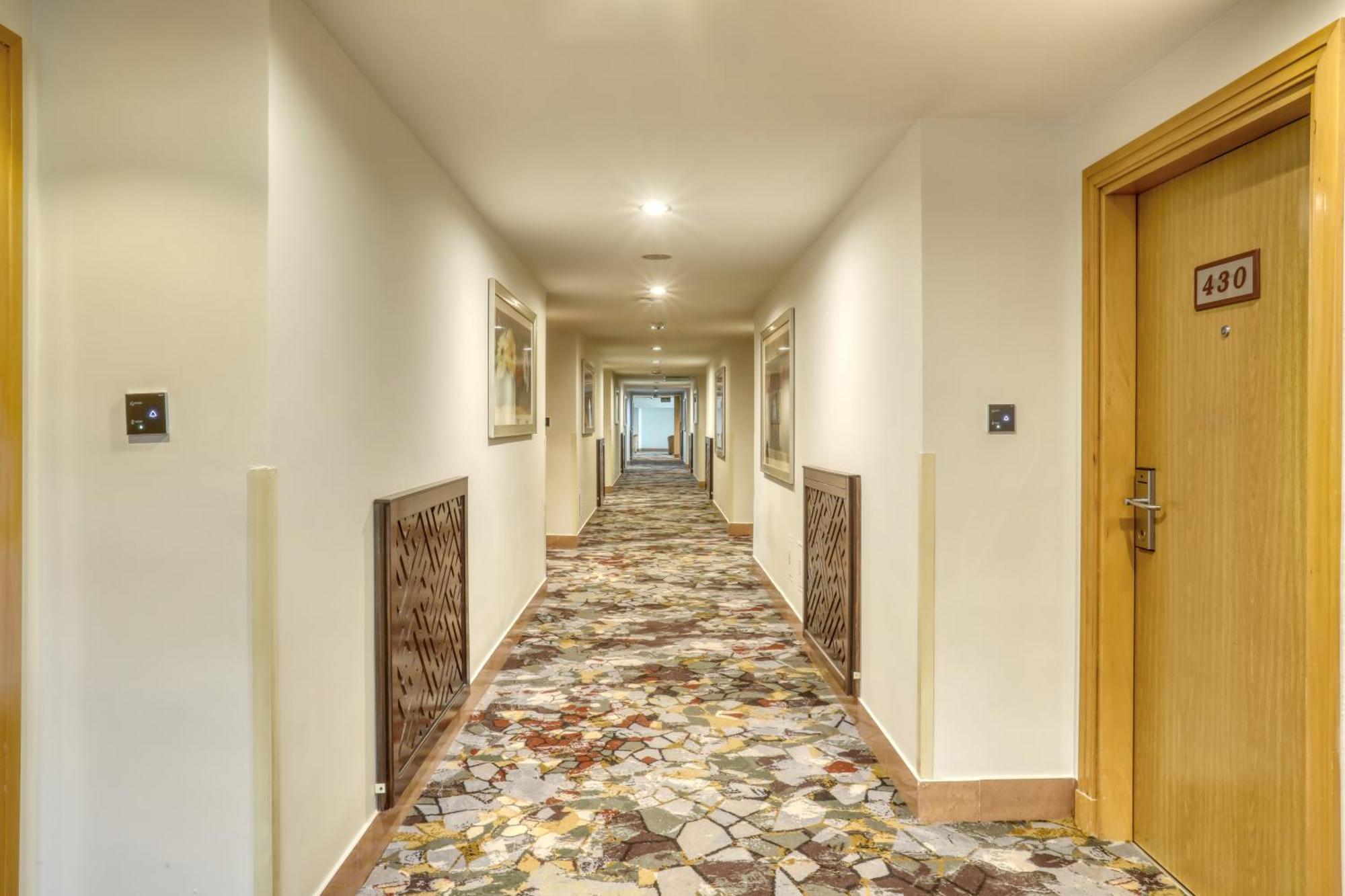 Geneva Hotel Аман Екстериор снимка
